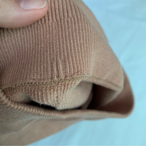 Fabletics Cloud Seamless High-Waisted 7” Shorts - Picture 4 of 4